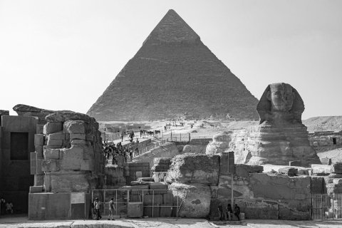 Pyramiden von Gizeh und Sphinx